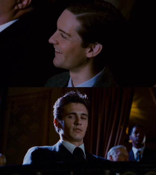 Harry mirando a Peter Harry mirando a Peter