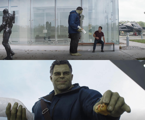 Hulk ofreciéndole taco a Ant-Man Hulk ofreciéndole taco a Ant-Man