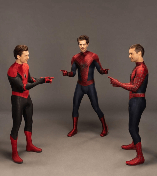 Los 3 Spider-Man de las películas señalando Los 3 Spider-Man de las películas señalando