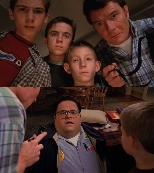 Reese, Malcolm, Dewey y Hal mirando fijamente Reese, Malcolm, Dewey y Hal mirando fijamente