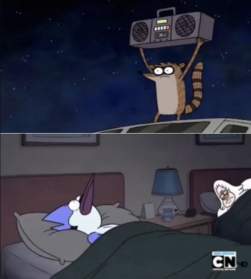 Rigby con música, Mordecai tratando de dormir Rigby con música, Mordecai tratando de dormir
