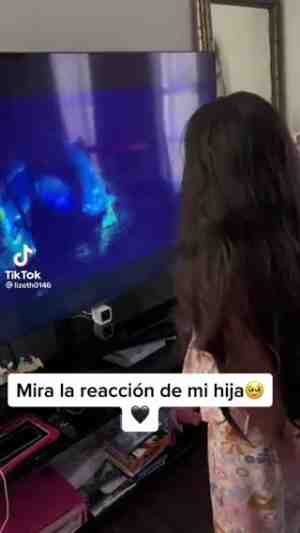 Reacción de niña a La Sirenita